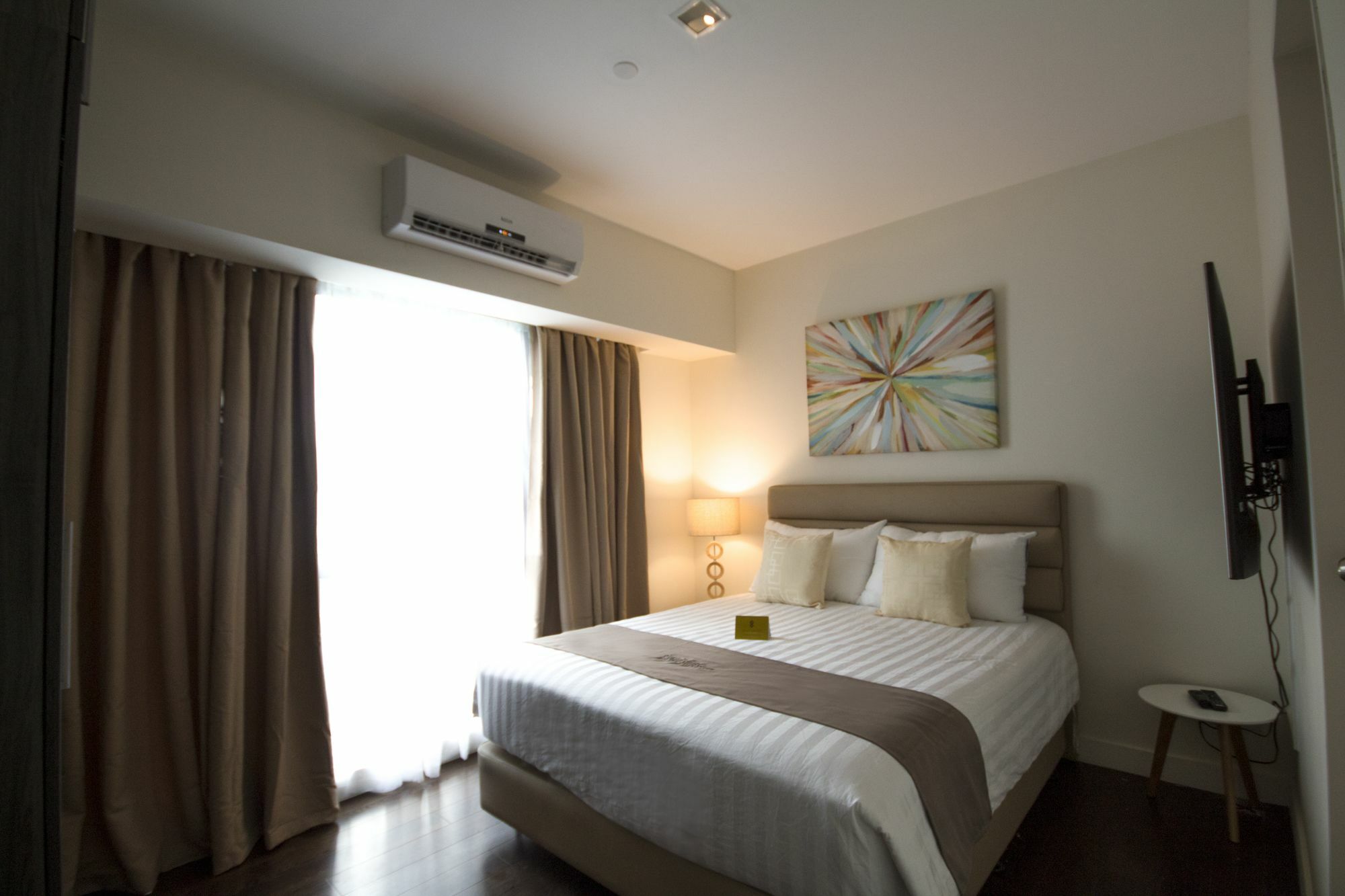 Siglo Suites @ The Acqua Private Residences Mandaluyong Buitenkant foto