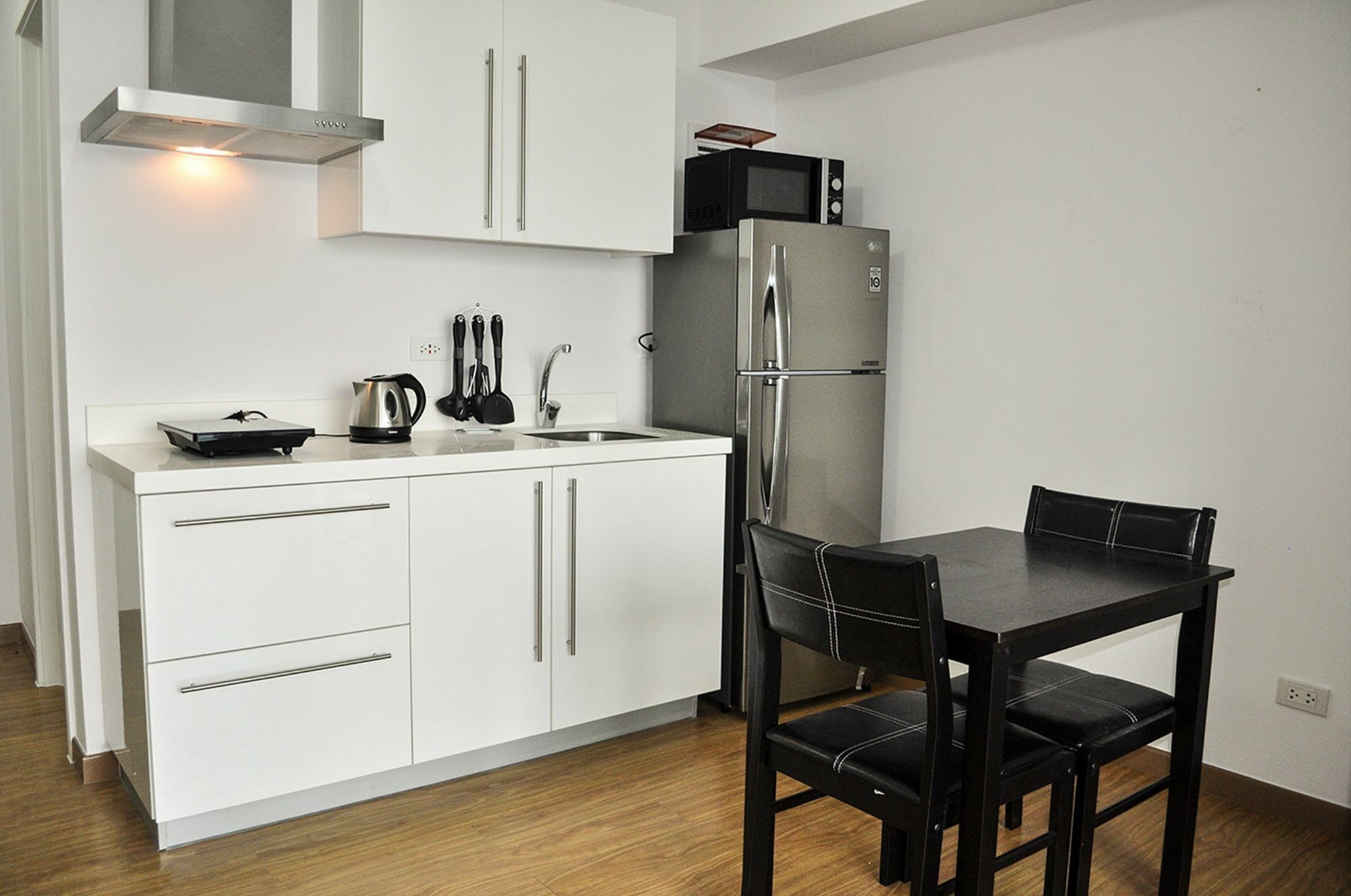 Siglo Suites @ The Acqua Private Residences Mandaluyong Buitenkant foto